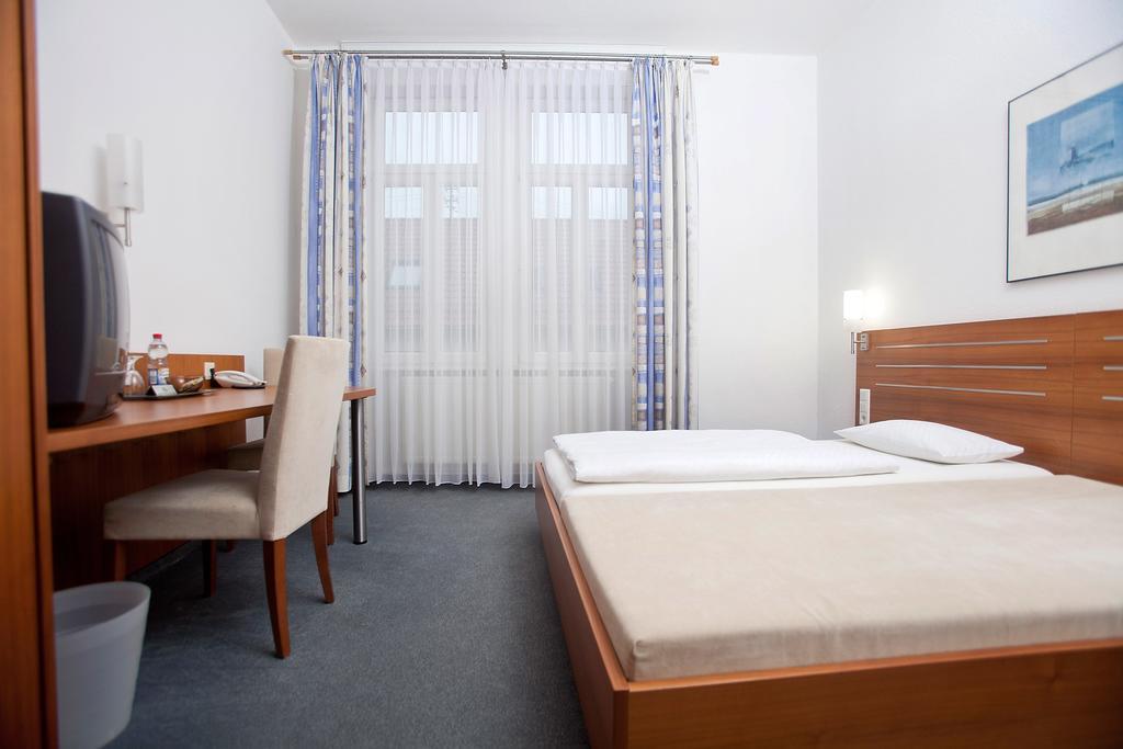 Hotel Gruenshof Walldorf  Ngoại thất bức ảnh